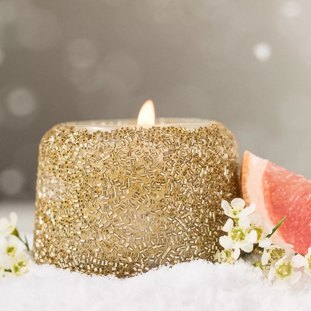 NWT The Gather Candle by Anthropologie: Floral Sugared Poinsettia